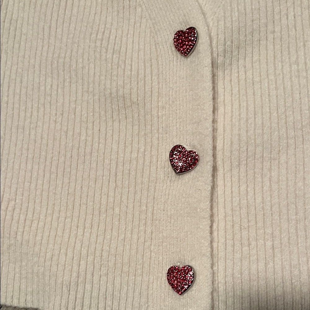 Elegant Cream Cardigan with Heart Buttons - Picture 3 of 8